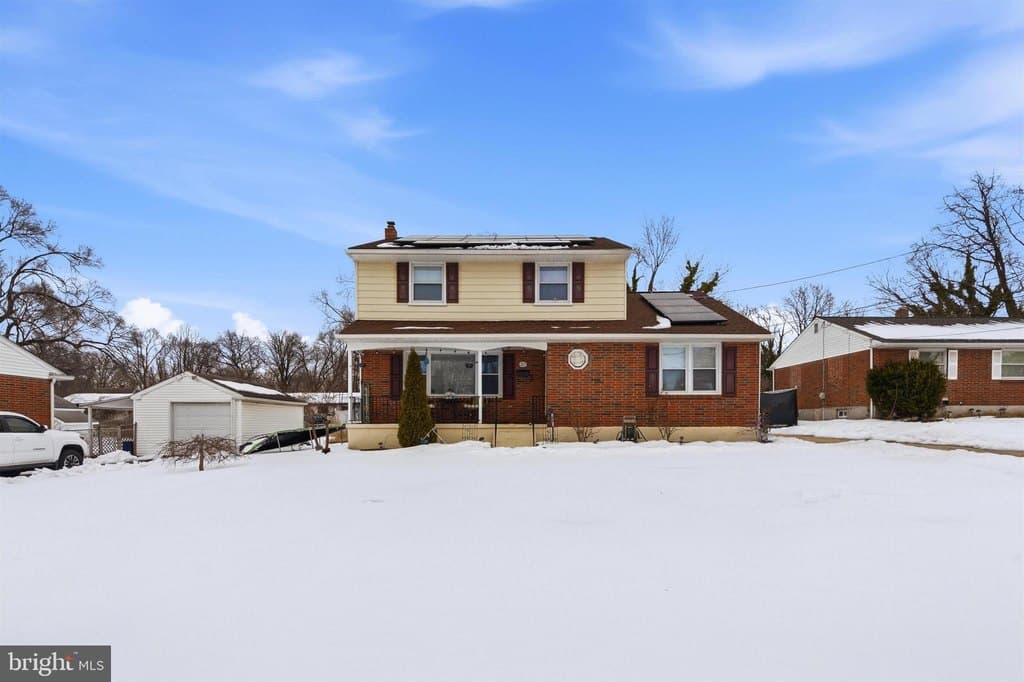 5 bedroom house for sale at 27 Maloney Ct Bellmawr - $410,000