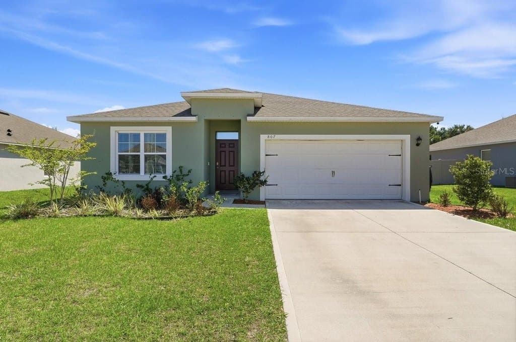 4 bedroom house for sale at 807 Auburn Grove Ct Auburndale - $355,000