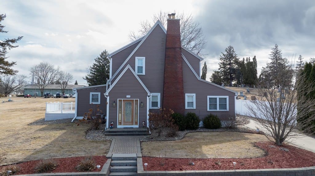 3 bedroom house for sale at 105 S Bluff St Albany - $274,900