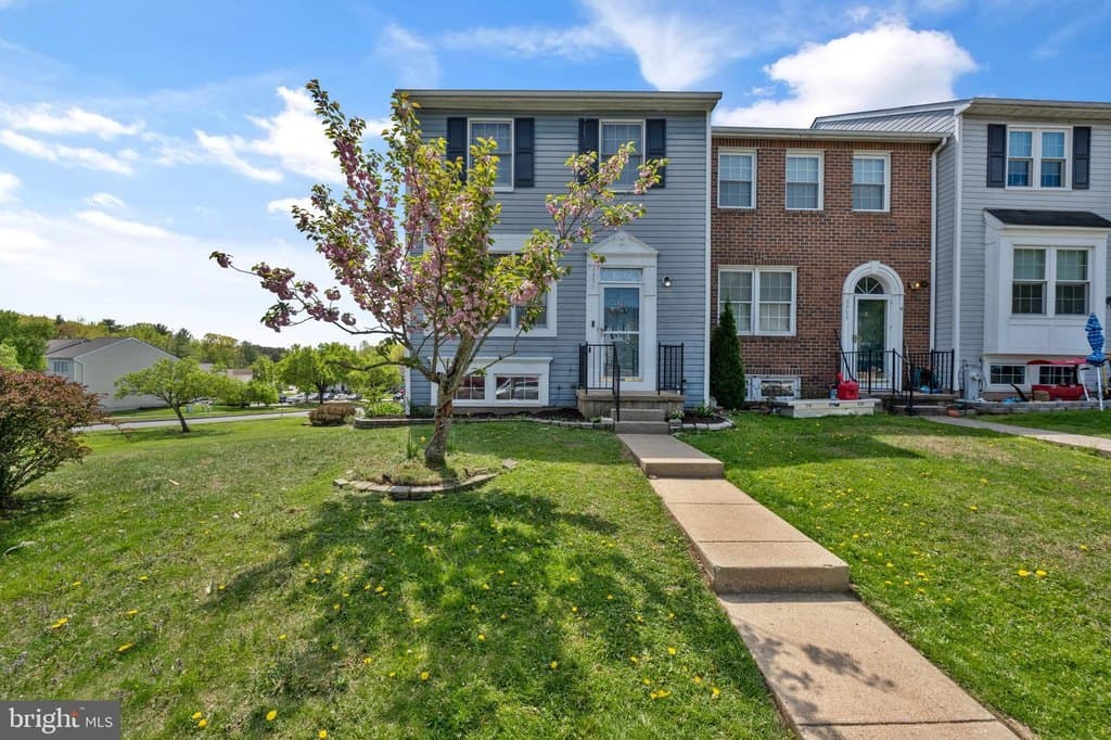 3 bedroom townhouse for sale at 3351 Deepwell Ct Abingdon - $309,000