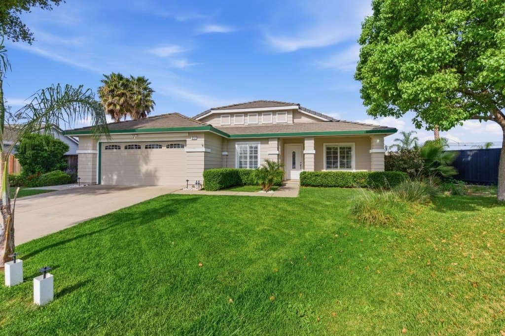 3 bedroom house for sale at 810 Capitola Dr Hollister 95023 - $749,000