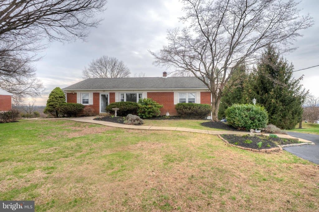 3 bedroom house for sale at 3396 Pruss Hill Rd Pottstown 19464 - $424,950