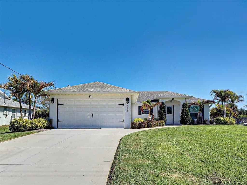 3 bedroom house for sale at 7122 Rosemont Dr Englewood 34224 - $325,000