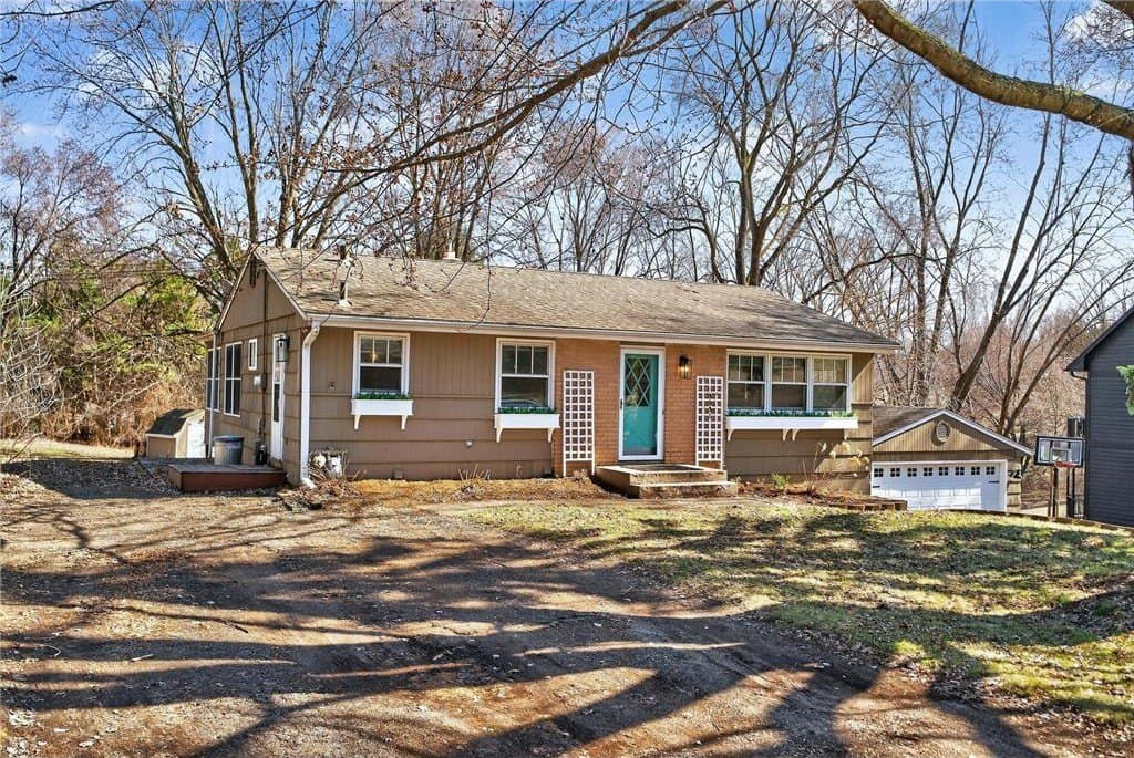 3 bedroom house for sale at 9091 W Staring Ln Eden Prairie 55347 - $450,000