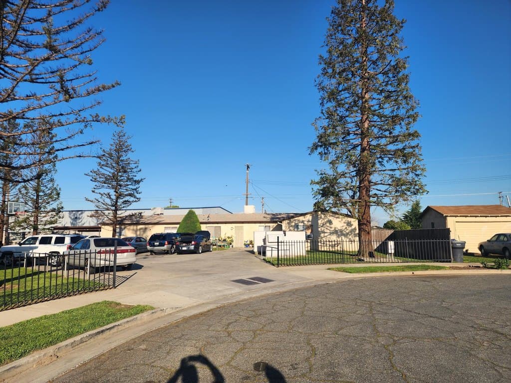 14 bedroom multi-family for sale at 240 W Vetter Dr Tulare 93274 - $759,900