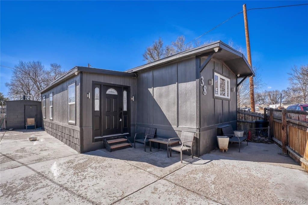 3 bedroom mobile home for sale at 2901 W 63rd Ave Berkley - $109,000