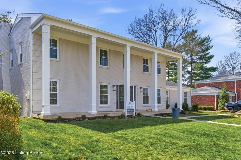 4 bedroom house for sale at 8618 Nottingham Pkwy Louisville - $749,990