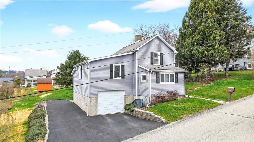 3 bedroom house for sale at 32 Tulip St Adamsburg - $219,900