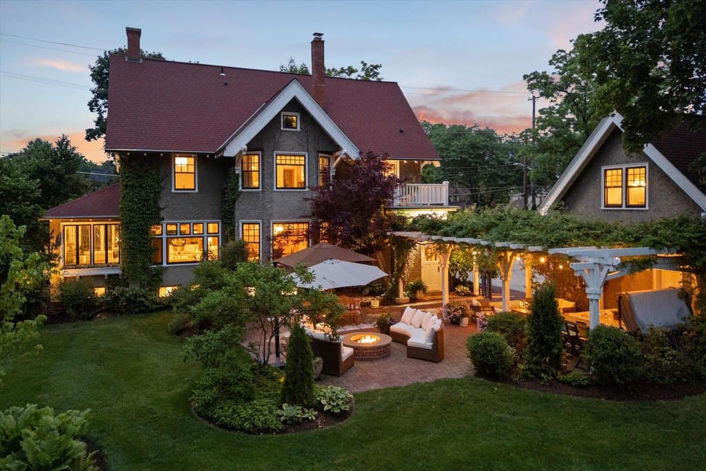 4 bedroom house for sale at N69W6507 Bridge Rd Cedarburg 53012 - $1,980,000