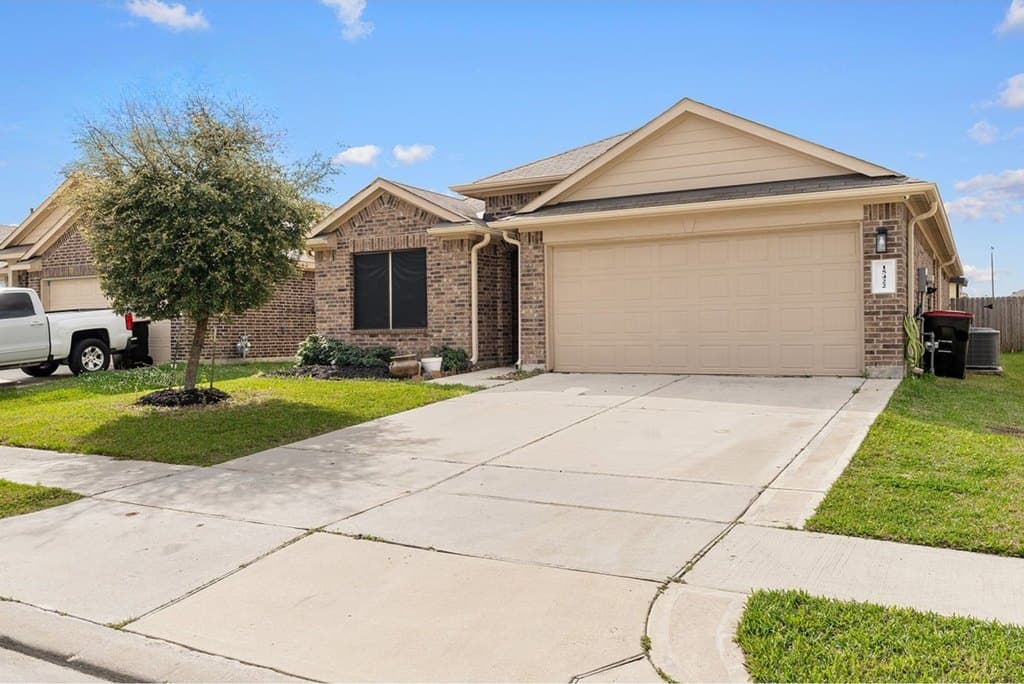 3 bedroom house for sale at 15422 Sicomoro Viejo St Channelview - $265,000