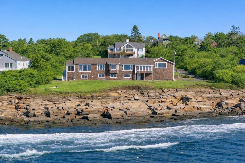 3 bedroom house for sale at 10 Sunny Bank Rd Cape Elizabeth - $4,000,000