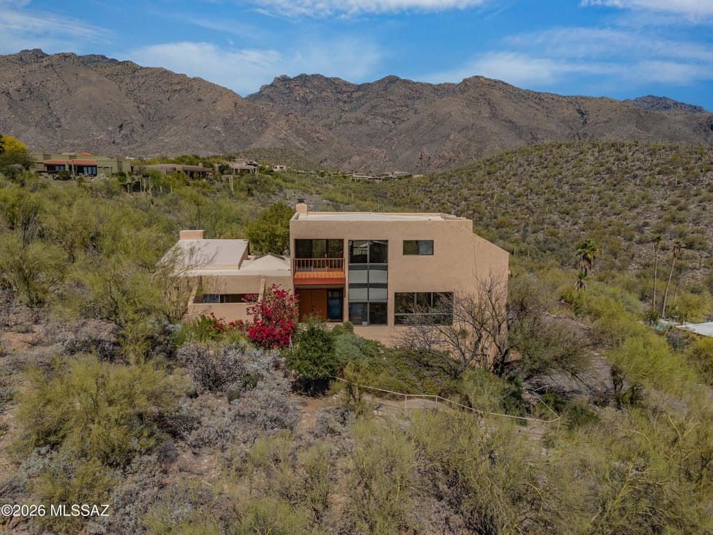 3 bedroom house for sale at 6015 E Paseo Ventoso Catalina Foothills - $799,000
