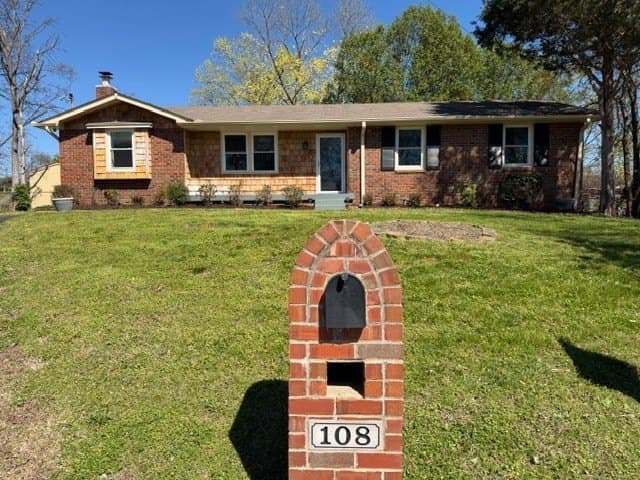 3 bedroom house for sale at 108 Cheryl Ct Hendersonville 37075 - $379,900