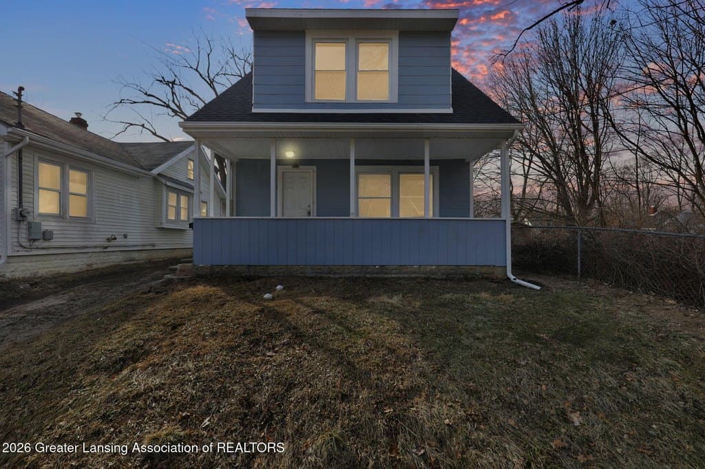 3 bedroom house for sale at 612 Lathrop St Lansing - $175,000