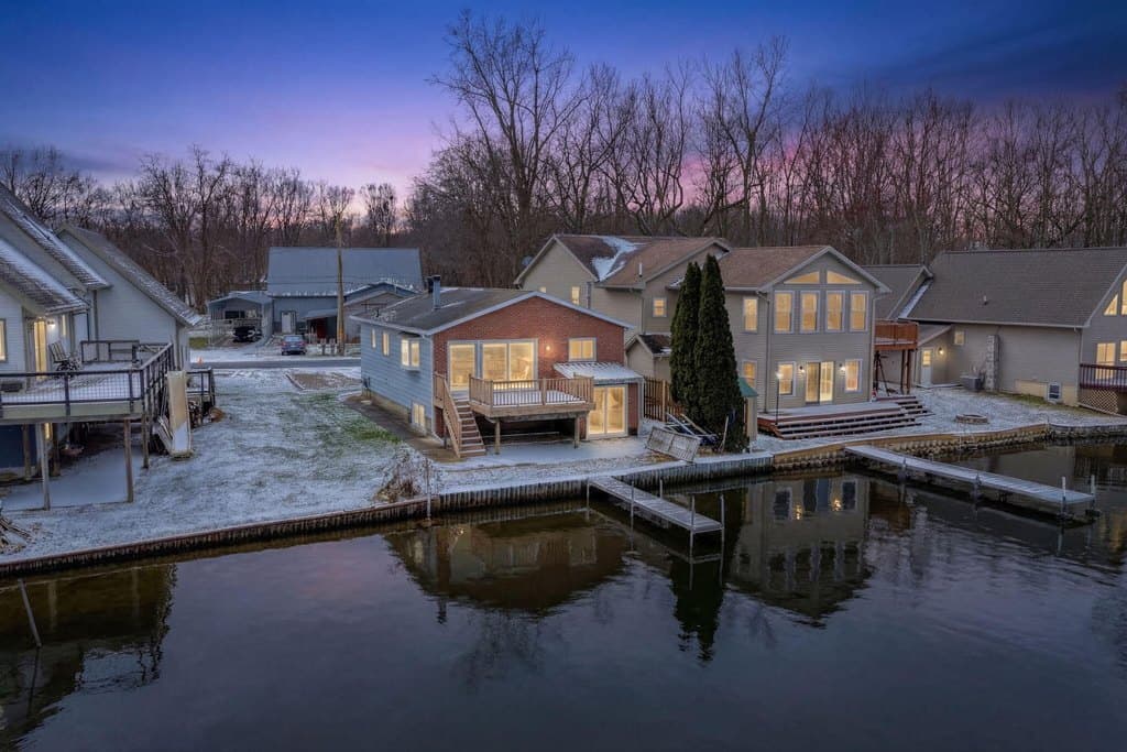 3 bedroom house for sale at 405 S Lakeside Dr Michigan Center 49254 - $305,000