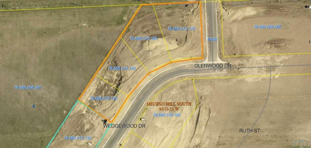 land for sale at 09 Wedgewood Drive Yankton 57069 - $355,000