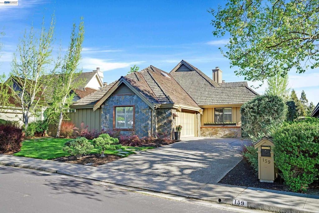 3 bedroom house for sale at 159 Golden Ridge Rd Alamo - $1,888,888