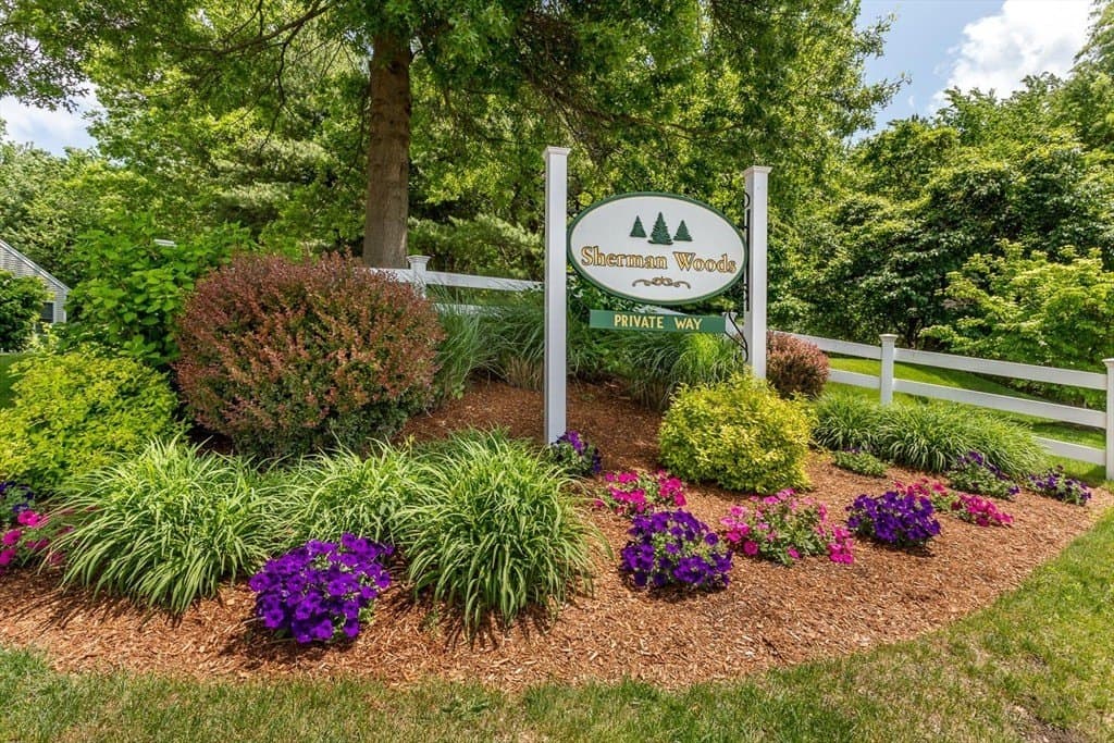 2 bedroom condo for sale at 9 Evergreen Cir Unit 9 Canton - $585,000