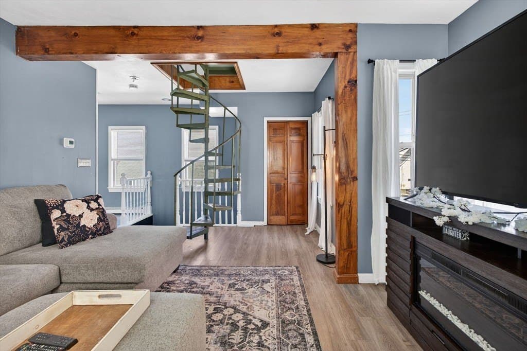 5 bedroom multi-family for sale at 508-510 Lakeview Ave Lowell 01850 - $562,300