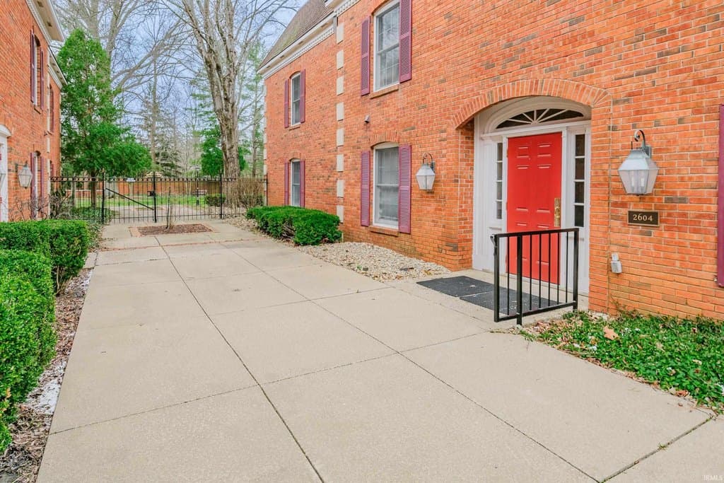 2 bedroom condo for sale at 2604 E 2nd St Unit B2 Bloomington 47401 - $265,000