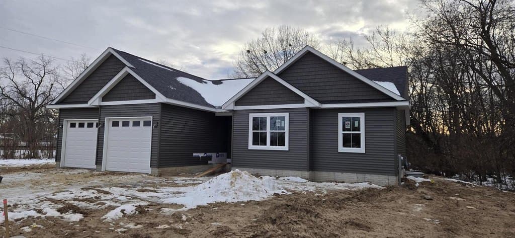 3 bedroom house for sale at 1531 Tyler Ct Camanche - $379,900