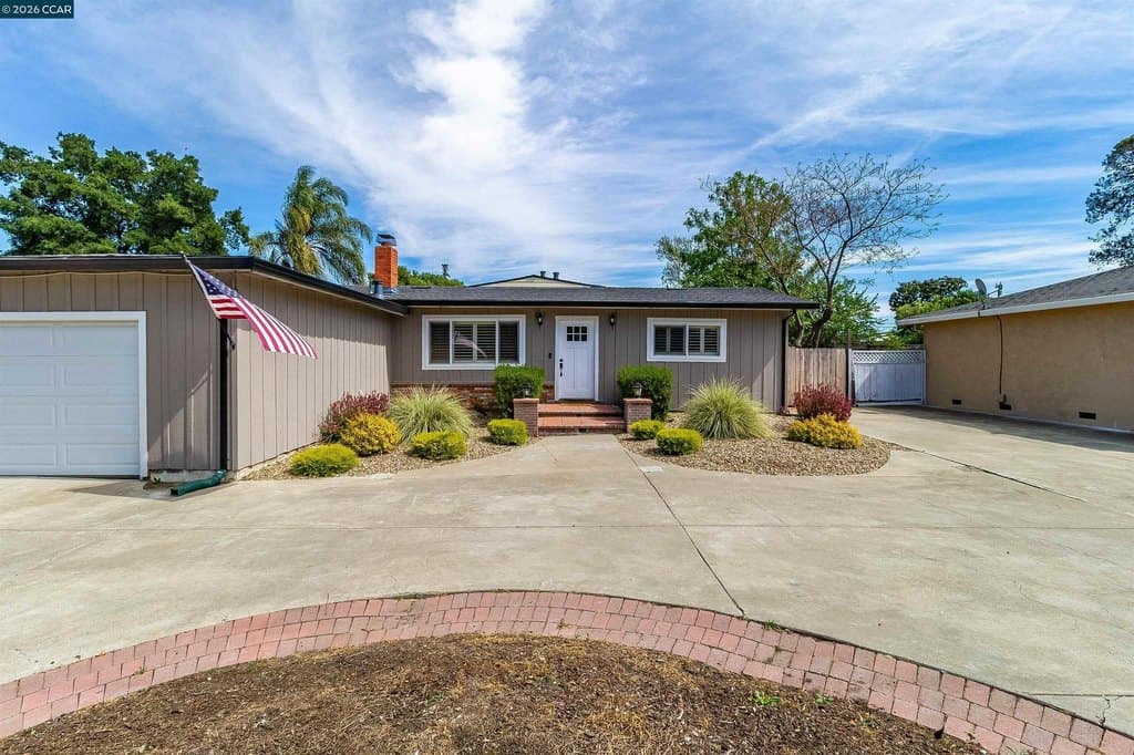4 bedroom house for sale at 4321 Cowell Rd Concord - $900,000