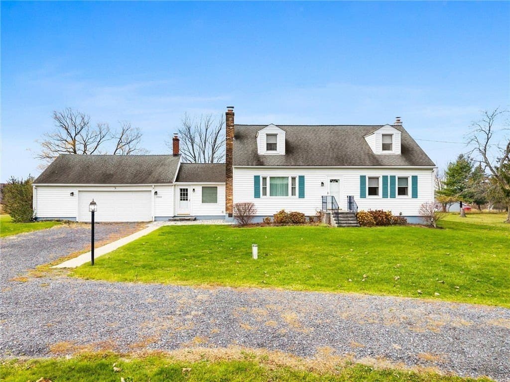 4 bedroom house for sale at 2203 State Route 90 Aurora - $350,000