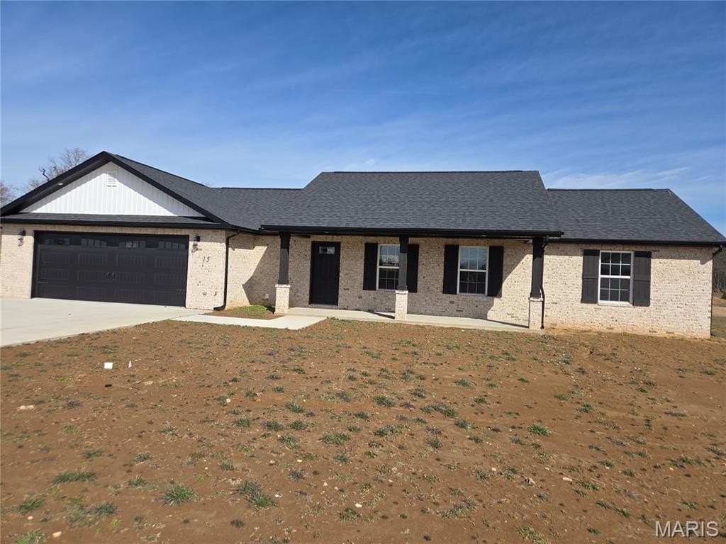 3 bedroom house for sale at 15 Concorde Ct Benton - $298,900