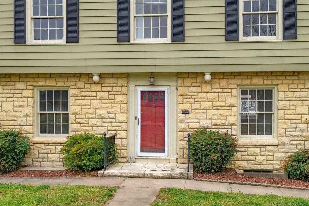 4 bedroom house for sale at 1417 Hillcrest Dr Bartlesville 74003 - $340,000