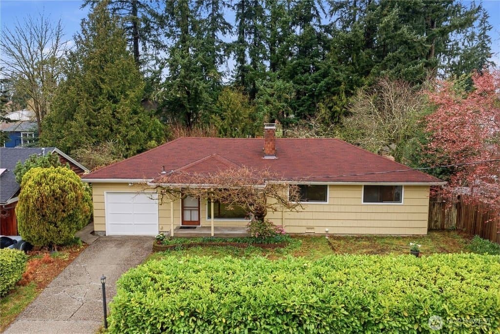 3 bedroom house for sale at 1840 NE 171st St Shoreline 98155 - $675,000