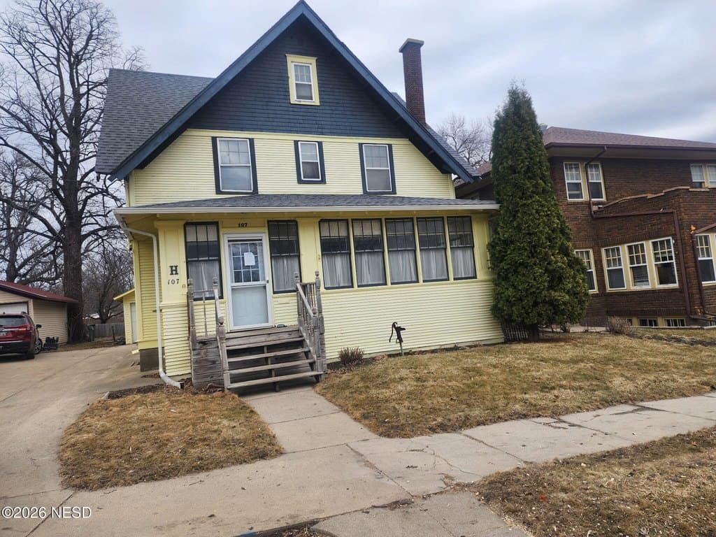 6 bedroom house for sale at 107 5th Ave NW Watertown 57201 - $250,000