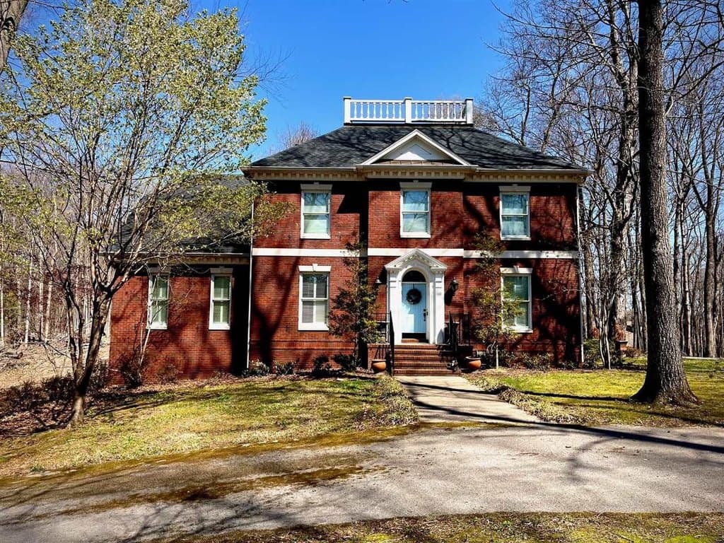 5 bedroom house for sale at 176 Stone Creek Ct Bowling Green - $899,900