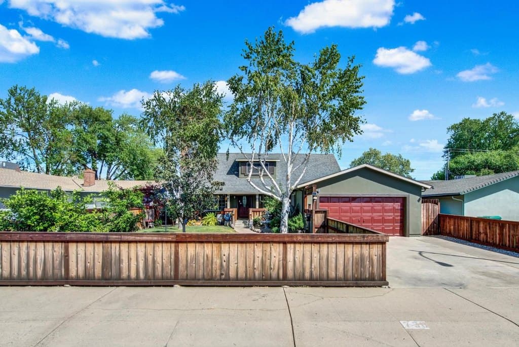 4 bedroom house for sale at 736 Golden Ave Lodi 95240 - $499,000