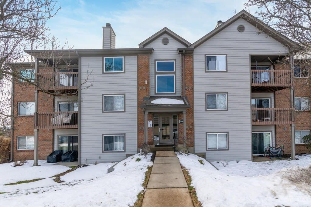 2 bedroom condo for sale at 8945 Eagleview Dr Apt 10 Beckett Ridge - $210,000
