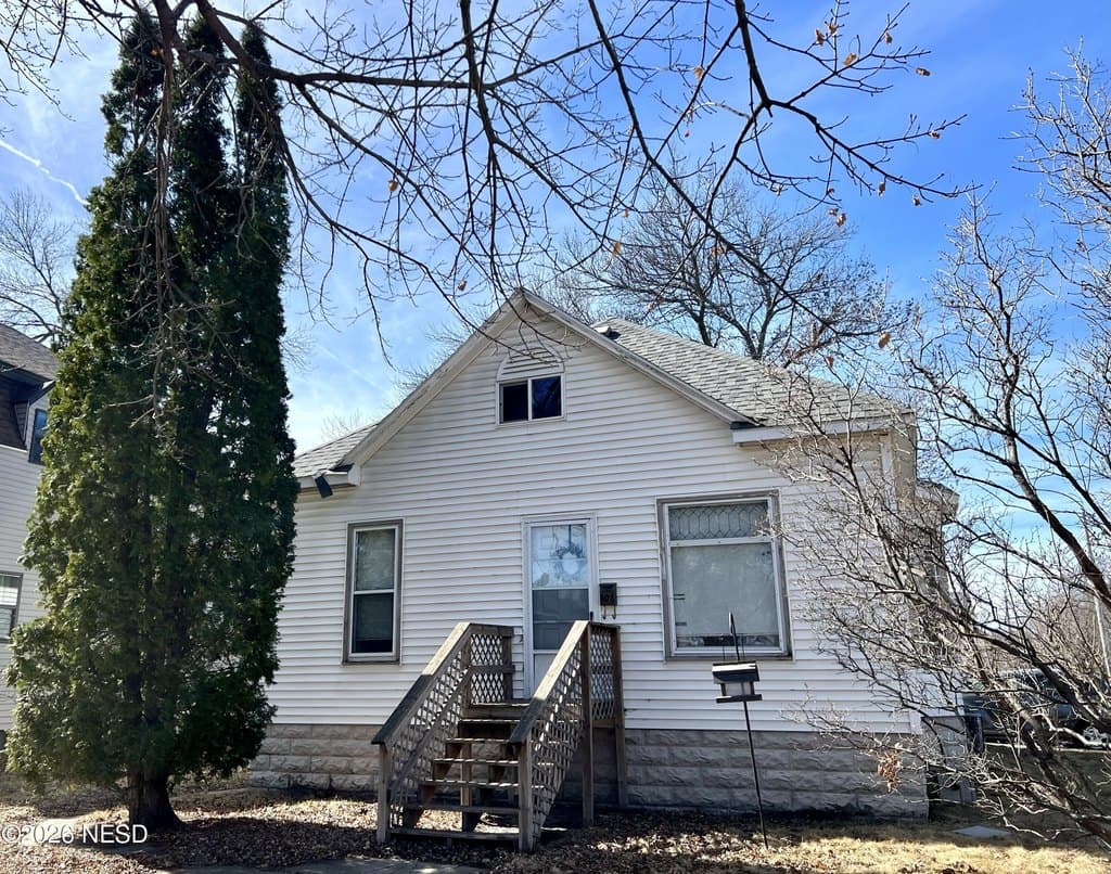 3 bedroom house for sale at 601 S Maple Watertown 57201 - $129,900