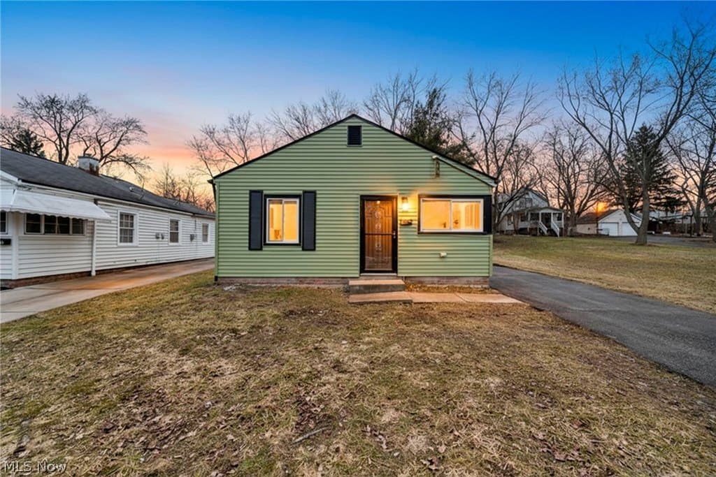 3 bedroom house for sale at 109 Forest Dr Bedford - $149,900