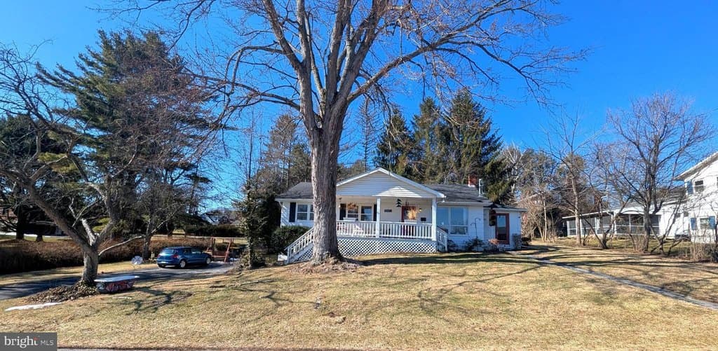2 bedroom house for sale at 429 Simpson St Bellefonte - $299,000