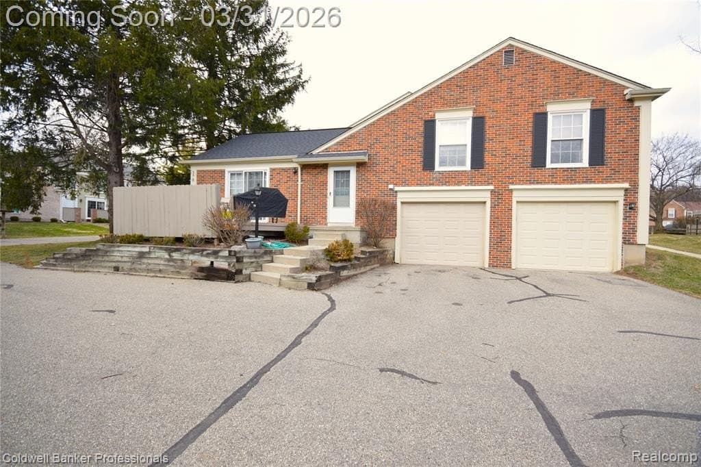 2 bedroom condo for sale at 1141 Pine Ridge Ct Rochester Hills 48306 - $269,000