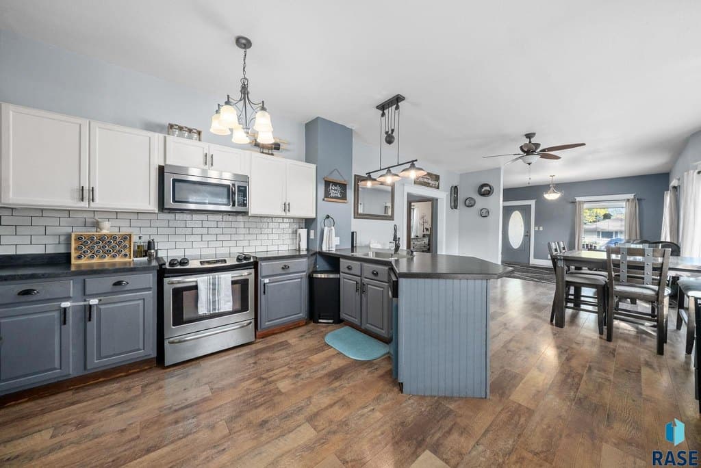 2 bedroom house for sale at 511 W Main St Beresford - $272,500