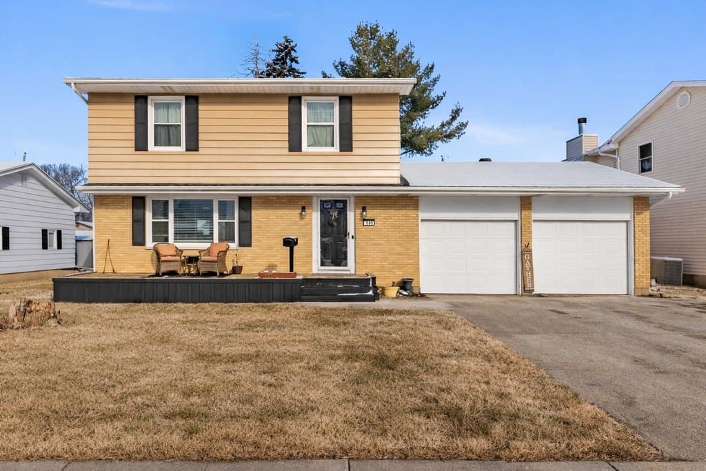 3 bedroom house for sale at 900 14th Pl Camanche - $226,000