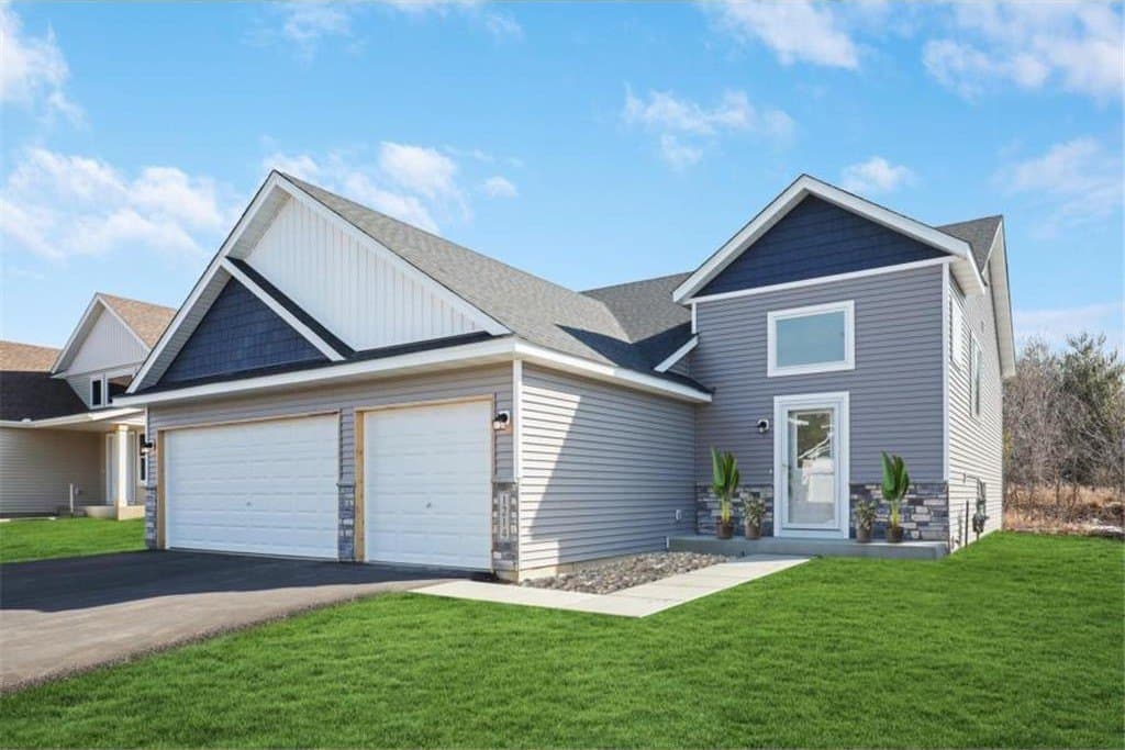 6 bedroom house for sale at 6649 167th St W Lakeville 55068 - $489,860