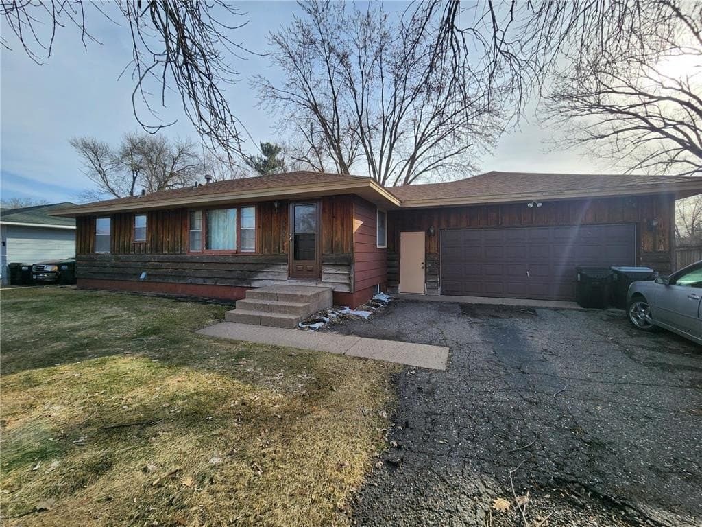 3 bedroom house for sale at 11003 Norway St NW Coon Rapids 55448 - $500,000