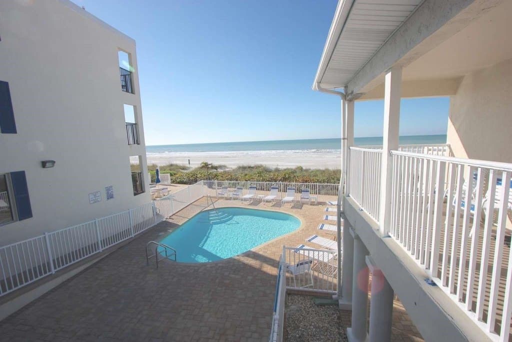 1 bedroom condo for sale at 3200 Gulf Blvd Unit 201 Belleair Beach - $449,500
