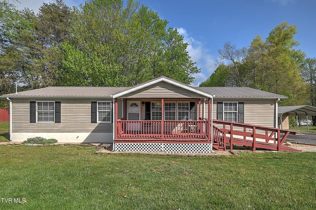 3 bedroom mobile home for sale at 17548 Havens Rest Rd Abingdon - $215,000