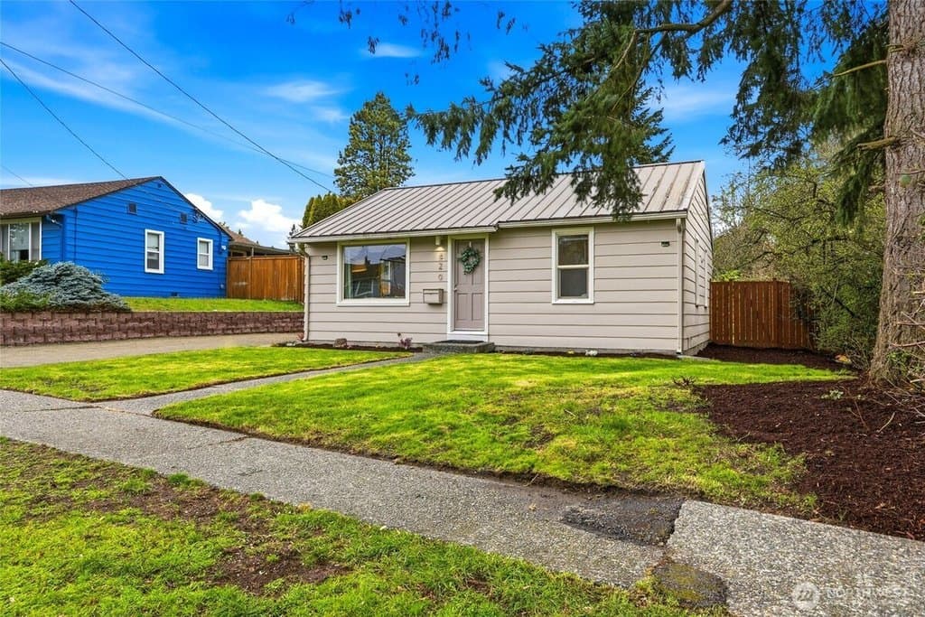 2 bedroom house for sale at 220 SW 137th St Burien 98166 - $489,950