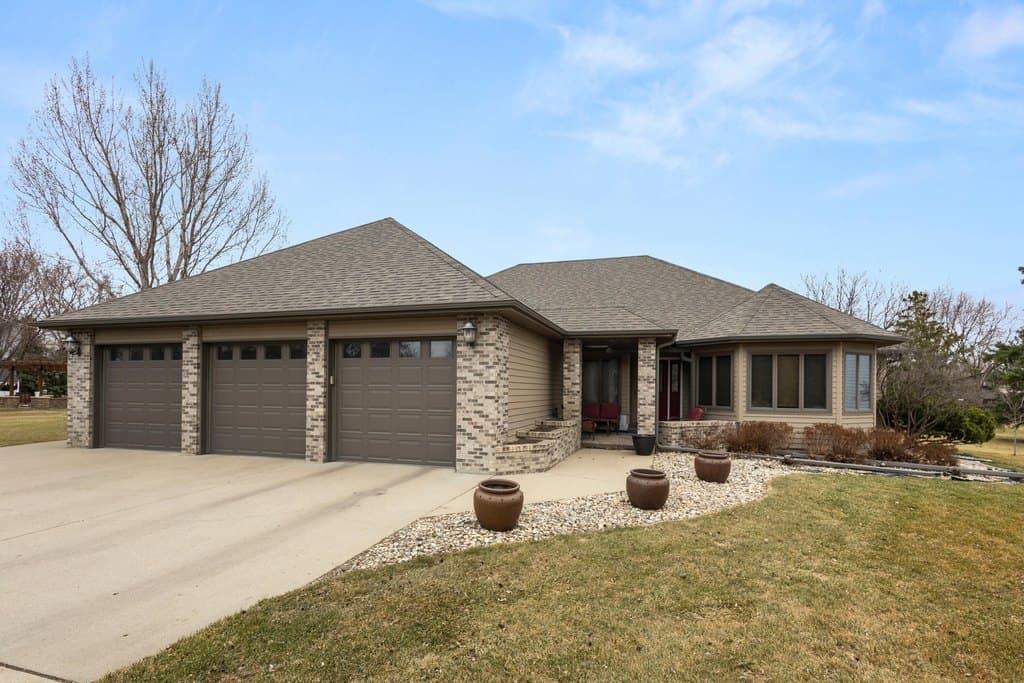 5 bedroom house for sale at 909 Christine Ave Brookings 57006 - $699,900
