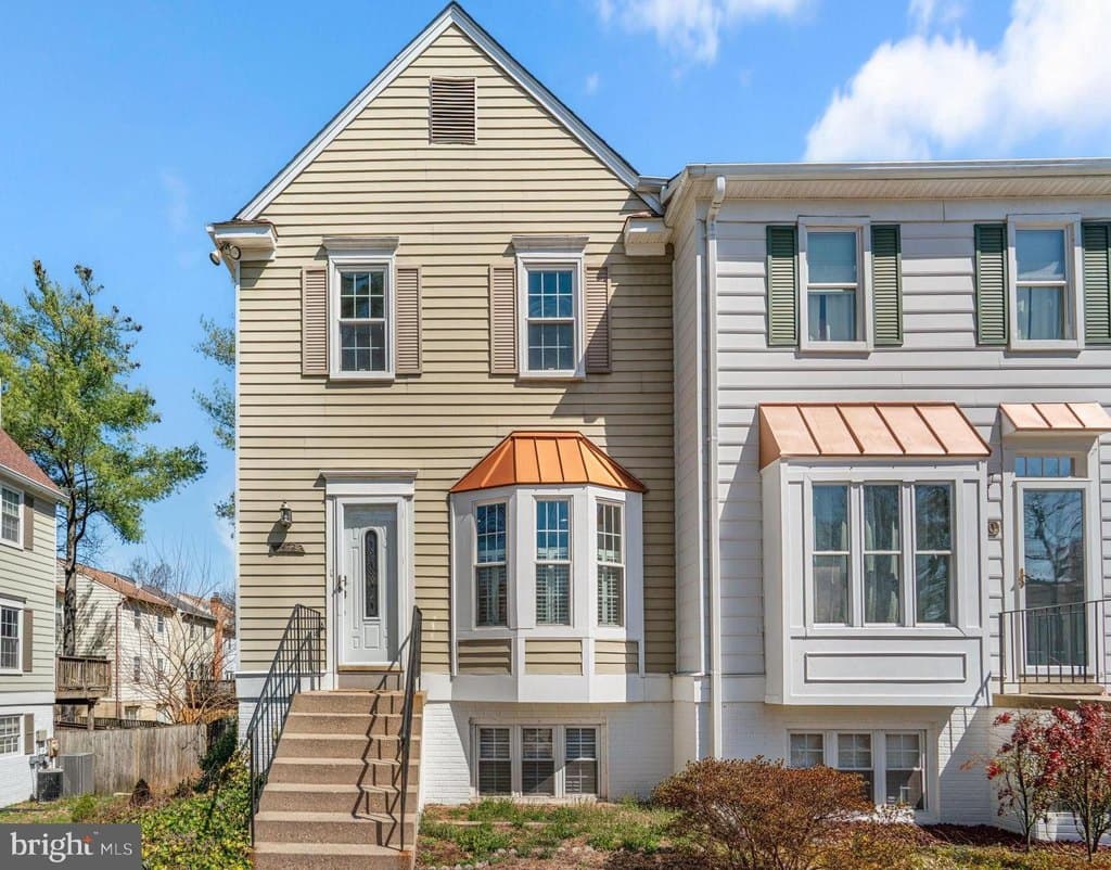 3 bedroom condo for sale at 1472 Lowell Ct Crofton 21114 - $369,900