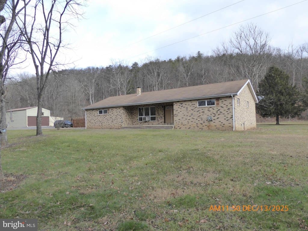 2 bedroom house for sale at 102 Dry Run Rd Burlington - $350,000