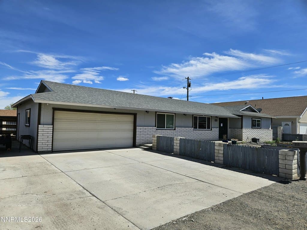 3 bedroom house for sale at 215 Ruby St Fernley 89408 - $330,000