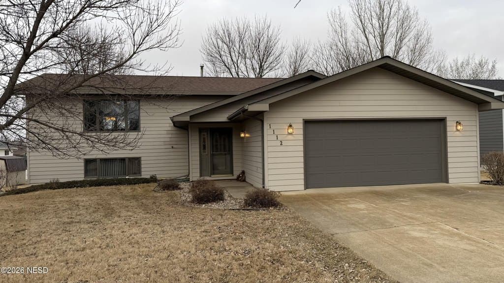 4 bedroom house for sale at 1112 22nd St NE Watertown 57201 - $334,900